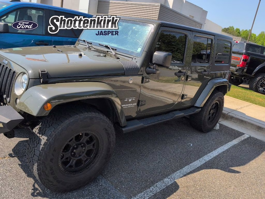 2016 Tank Clearcoat Jeep Wrangler Unlimited Sahara 4X4 SUV