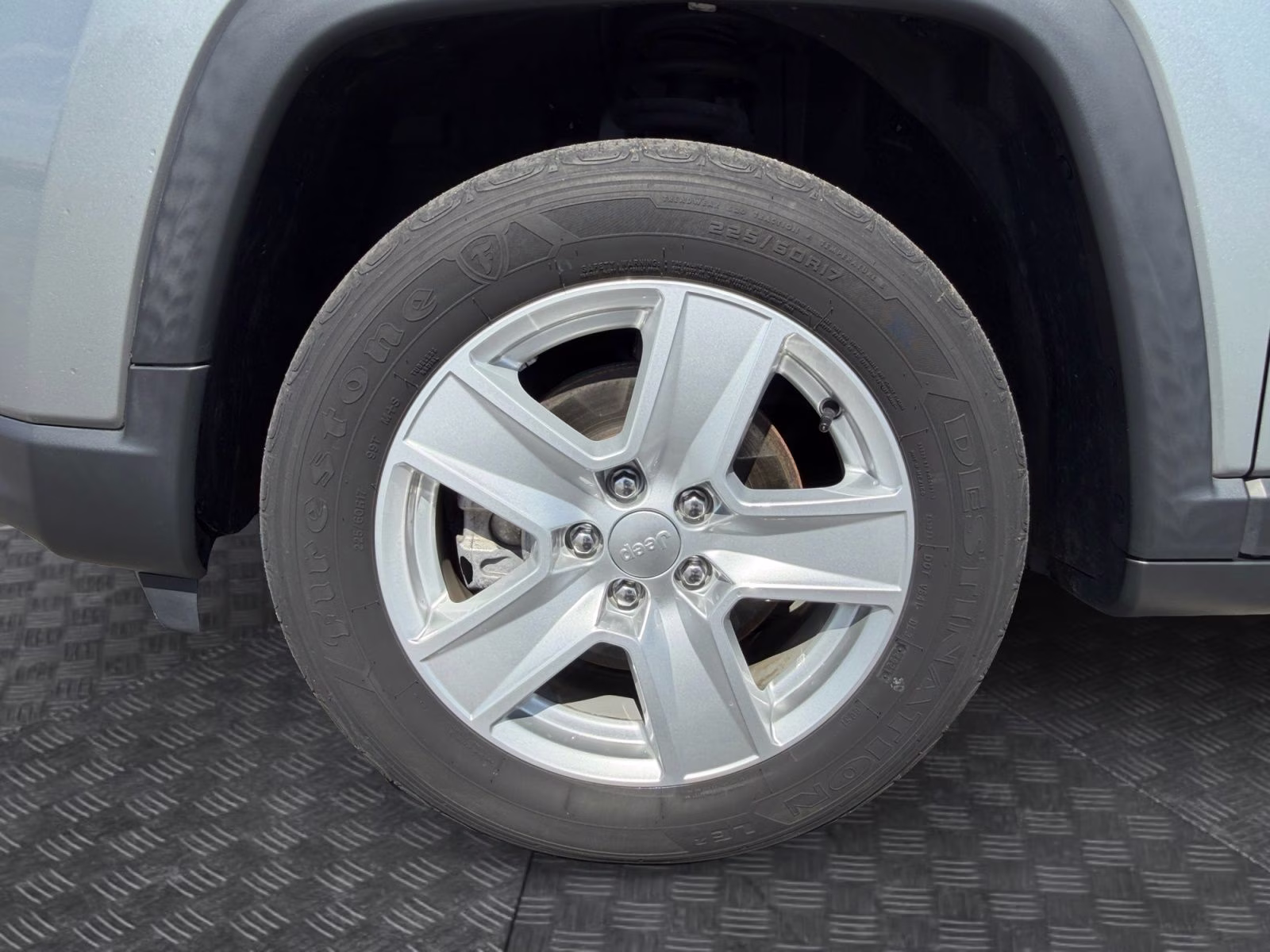 2022 Billet Silver Metallic Clearcoat Jeep Compass Latitude 4X4 SUV
