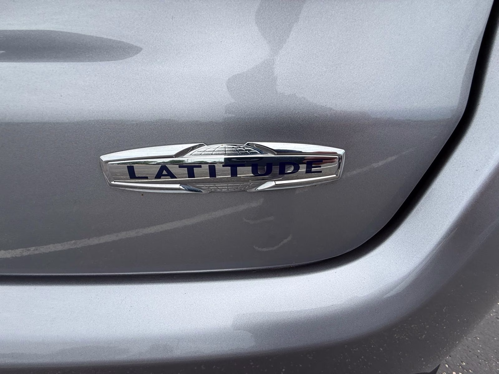 2022 Billet Silver Metallic Clearcoat Jeep Compass Latitude 4X4 SUV