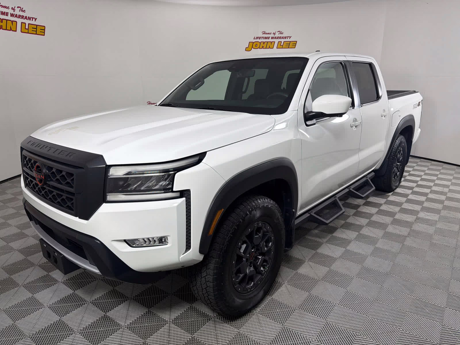 2023 Glacier White Nissan Frontier PRO-4X 4X4 Truck