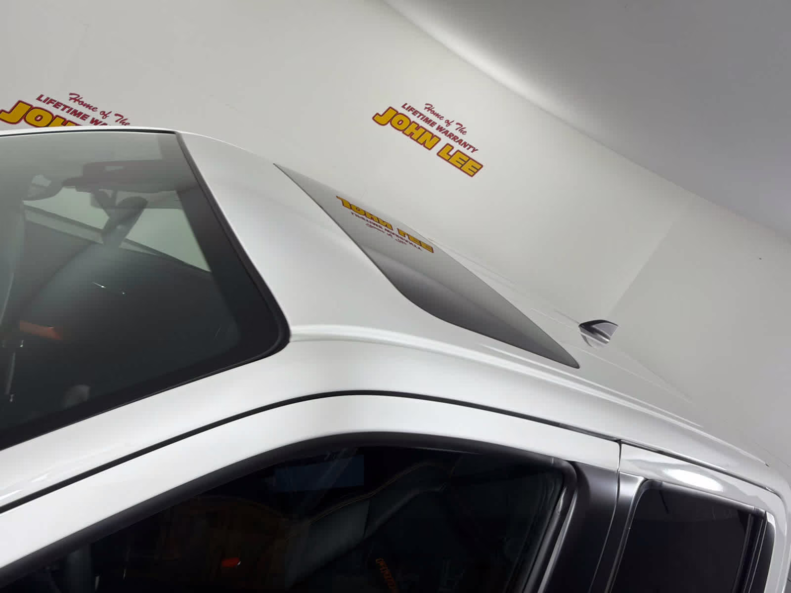 2023 Glacier White Nissan Frontier PRO-4X 4X4 Truck