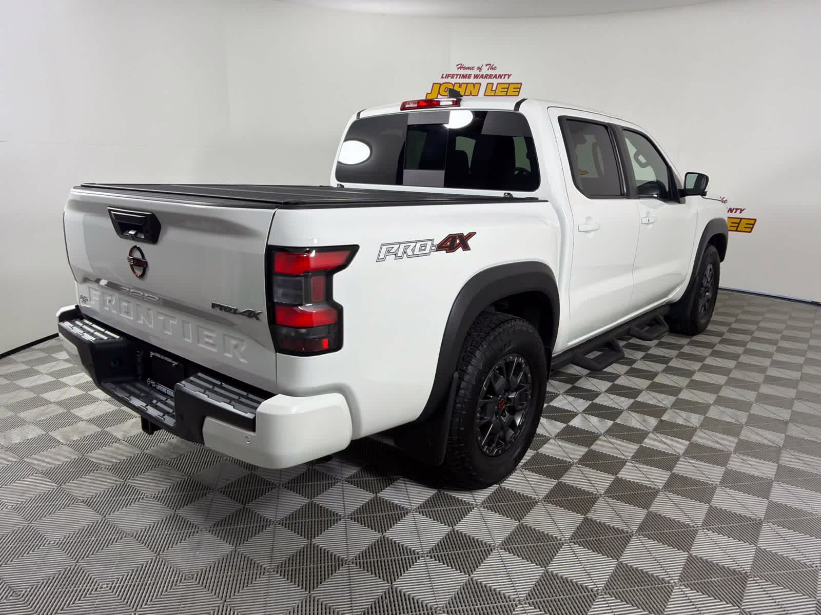 2023 Glacier White Nissan Frontier PRO-4X 4X4 Truck
