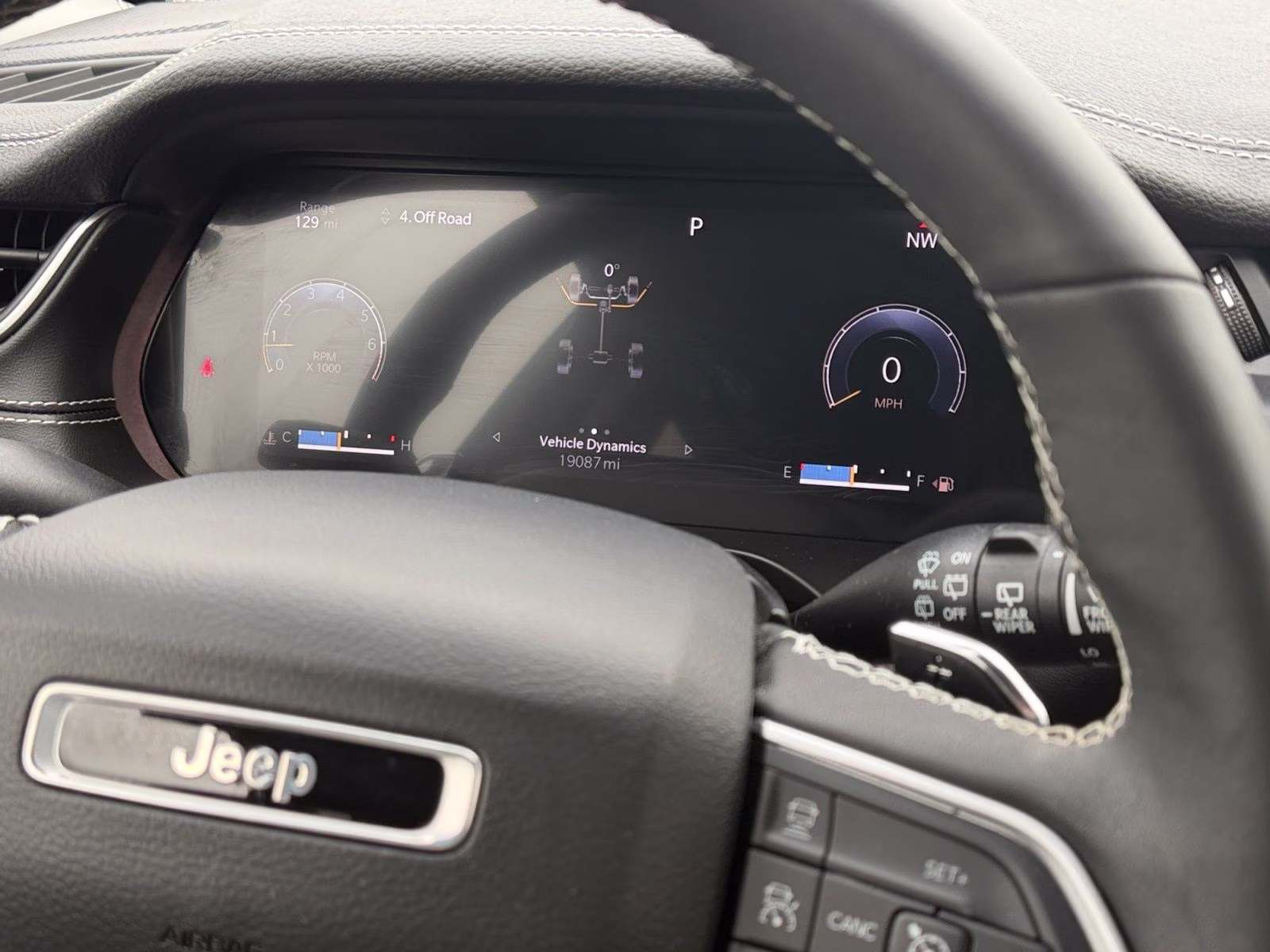 2023 Diamond Black Crystal Pearlcoat Jeep Grand Cherokee L Limited 4X4 SUV