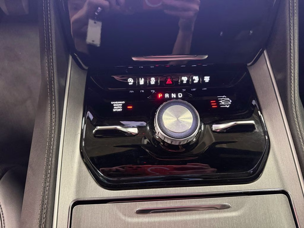 2025 Diamond Black Crystal Pearlcoat Jeep Wagoneer L Series III 4X4 SUV