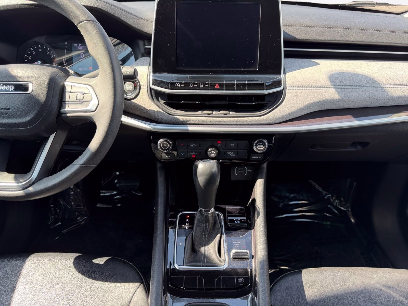 2022 Billet Silver Metallic Clearcoat Jeep Compass Latitude 4X4 SUV