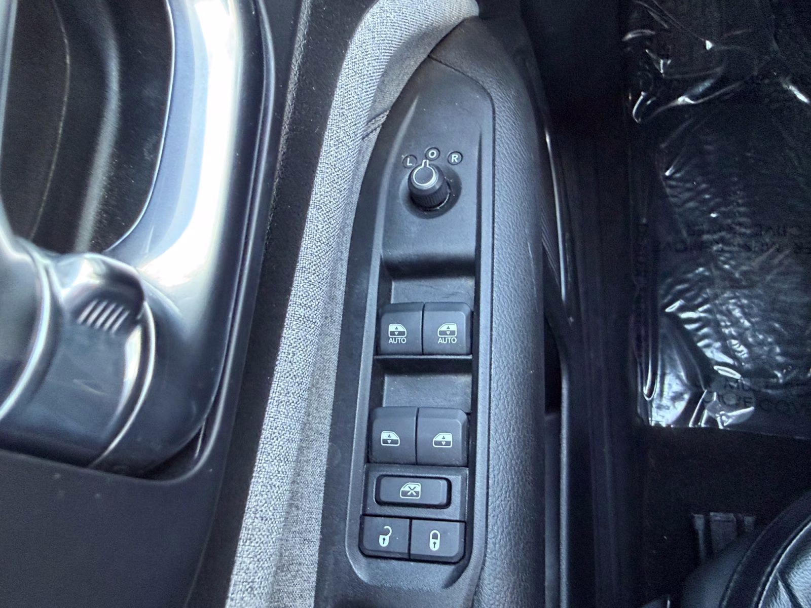 2022 Billet Silver Metallic Clearcoat Jeep Compass Latitude 4X4 SUV