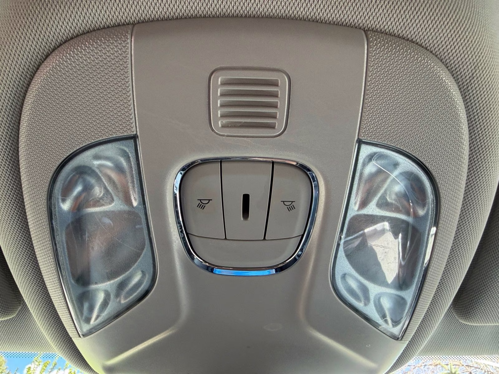 2022 Billet Silver Metallic Clearcoat Jeep Compass Latitude 4X4 SUV
