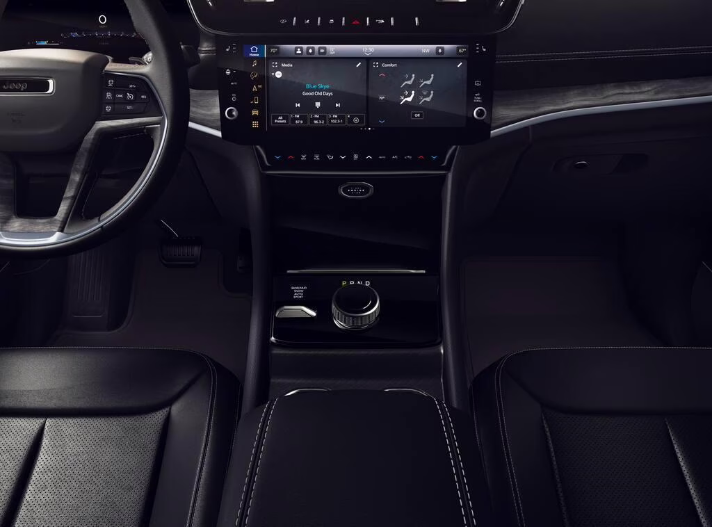 2026 Bright White Clear Coat Jeep Grand Cherokee Grand Cherokee Limited 4x4 4X4 SUV