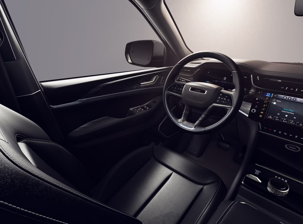 2026 Bright White Clear Coat Jeep Grand Cherokee Grand Cherokee Limited 4x4 4X4 SUV