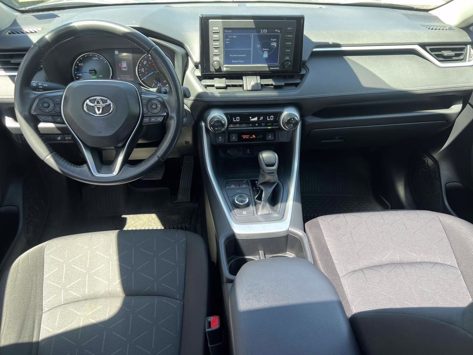 2022 Silver Toyota RAV4 XLE AWD SUV