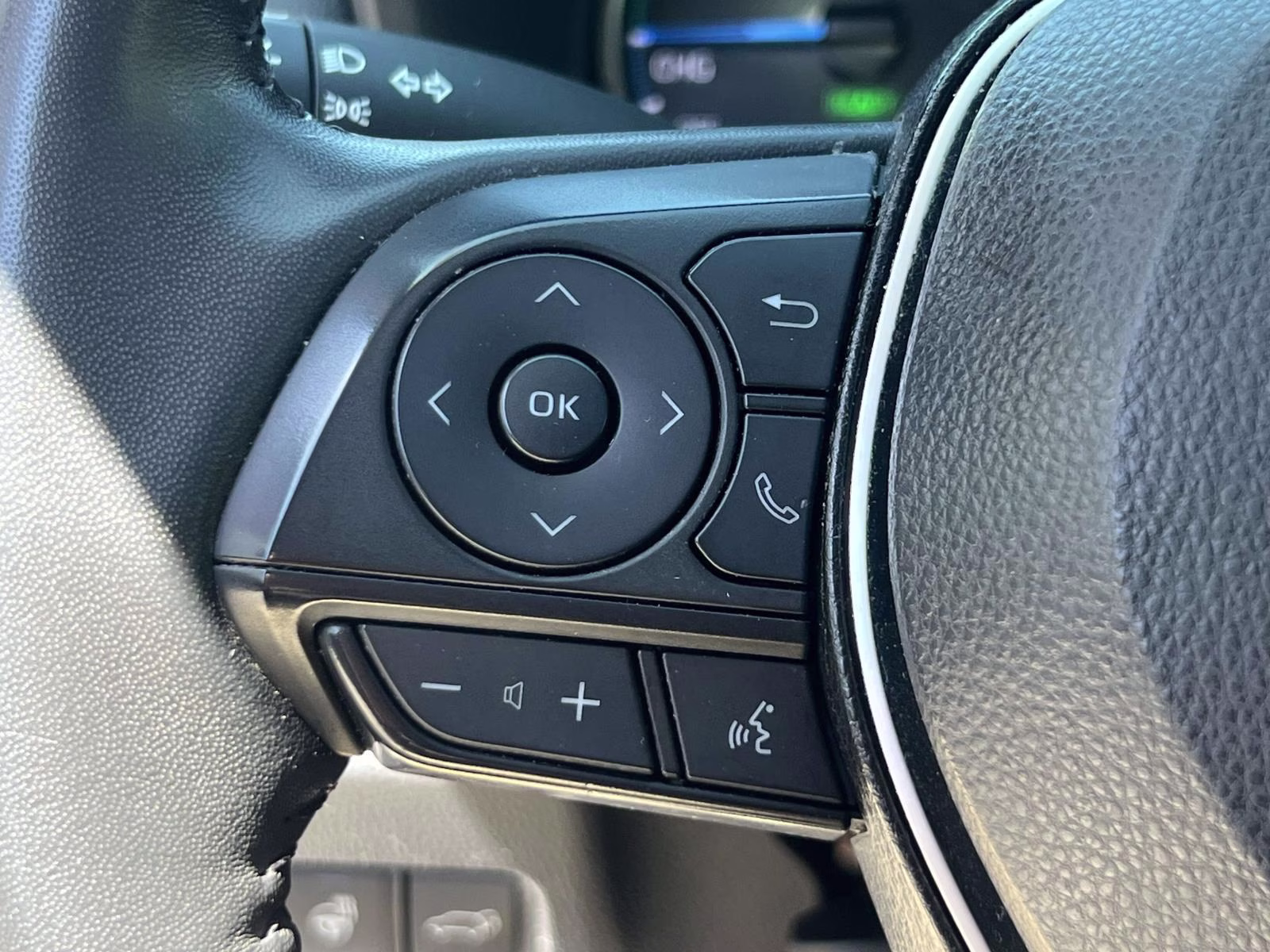 2022 Silver Toyota RAV4 XLE AWD SUV