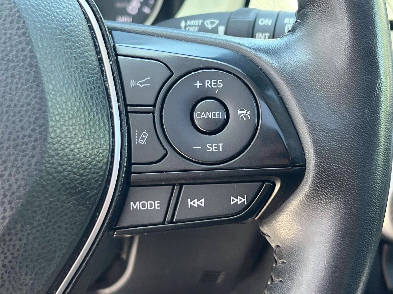 2022 Silver Toyota RAV4 XLE AWD SUV