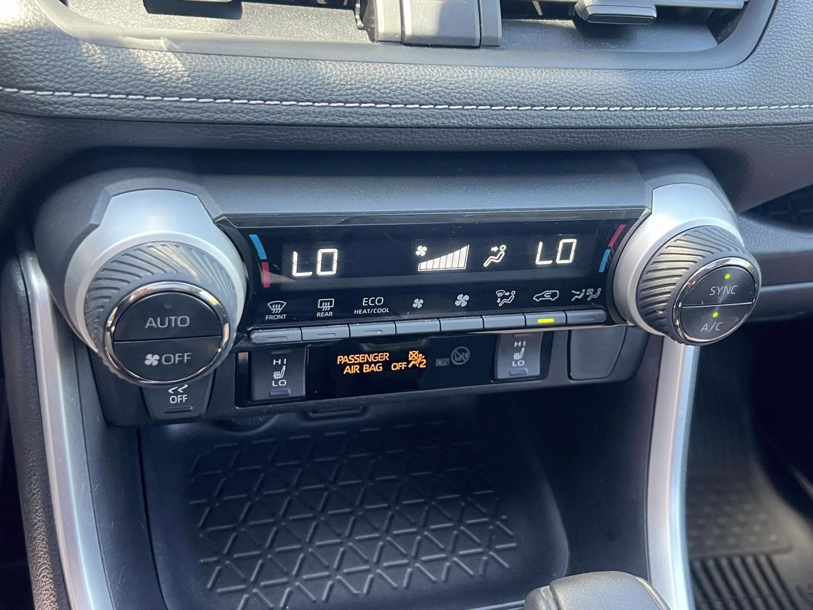 2022 Silver Toyota RAV4 XLE AWD SUV