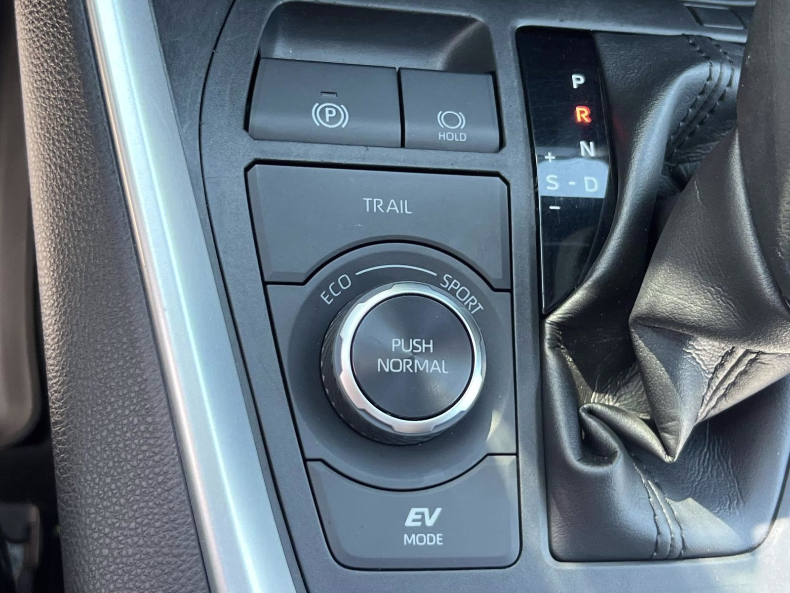 2022 Silver Toyota RAV4 XLE AWD SUV
