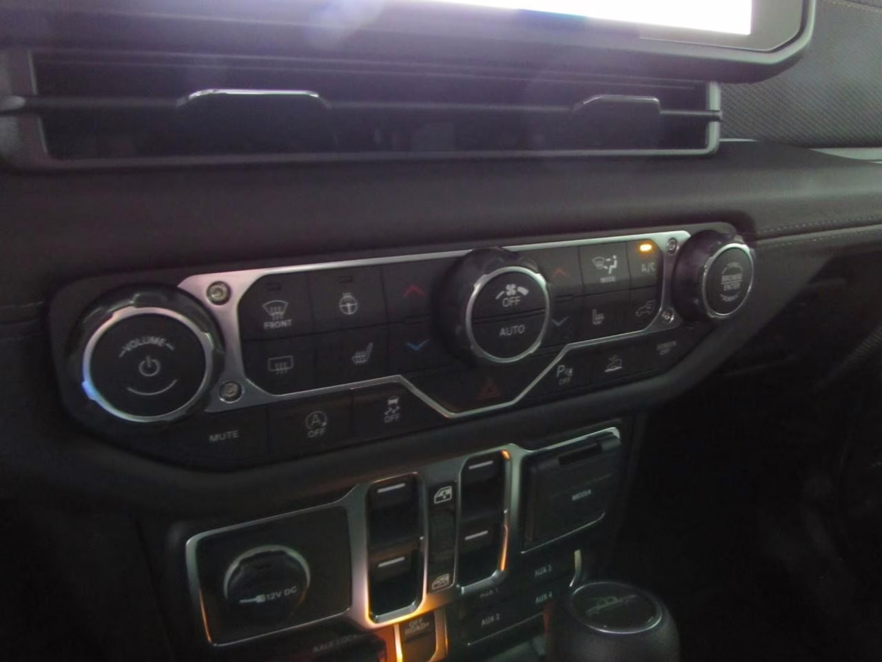 2026 Anvil Clearcoat Jeep Gladiator Mojave 4X4 Truck