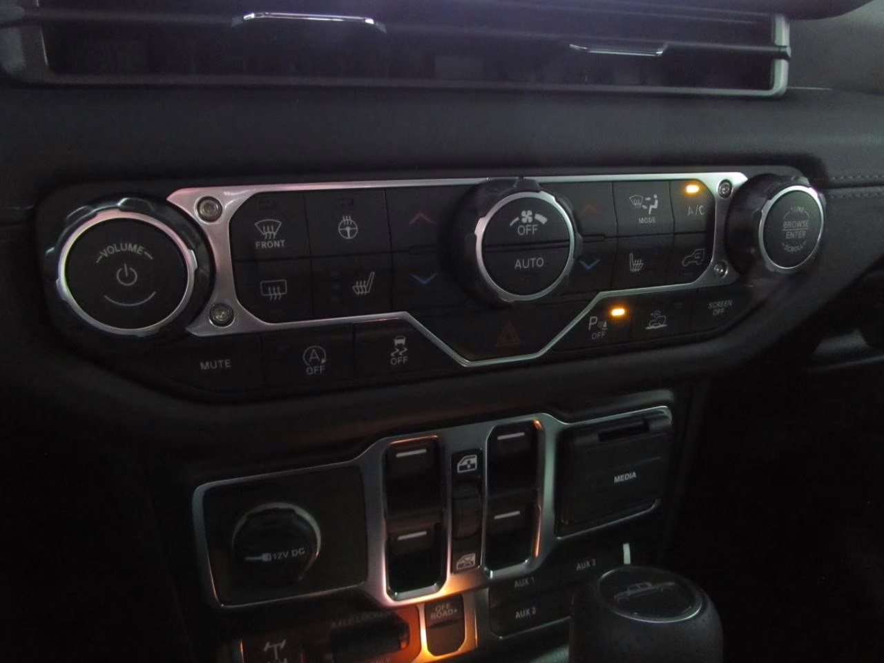 2026 Anvil Clearcoat Jeep Gladiator Mojave X 4X4 Truck