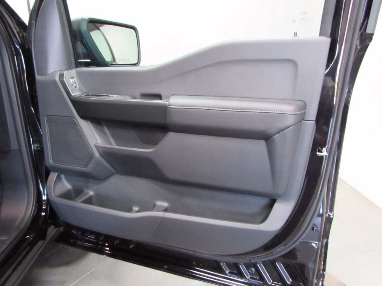 2026 Agate Black Metallic Ford F-150 STX 4X4 Truck