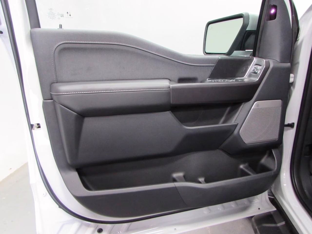 2026 Avalanche Ford F-150 Lariat 4X4 Truck