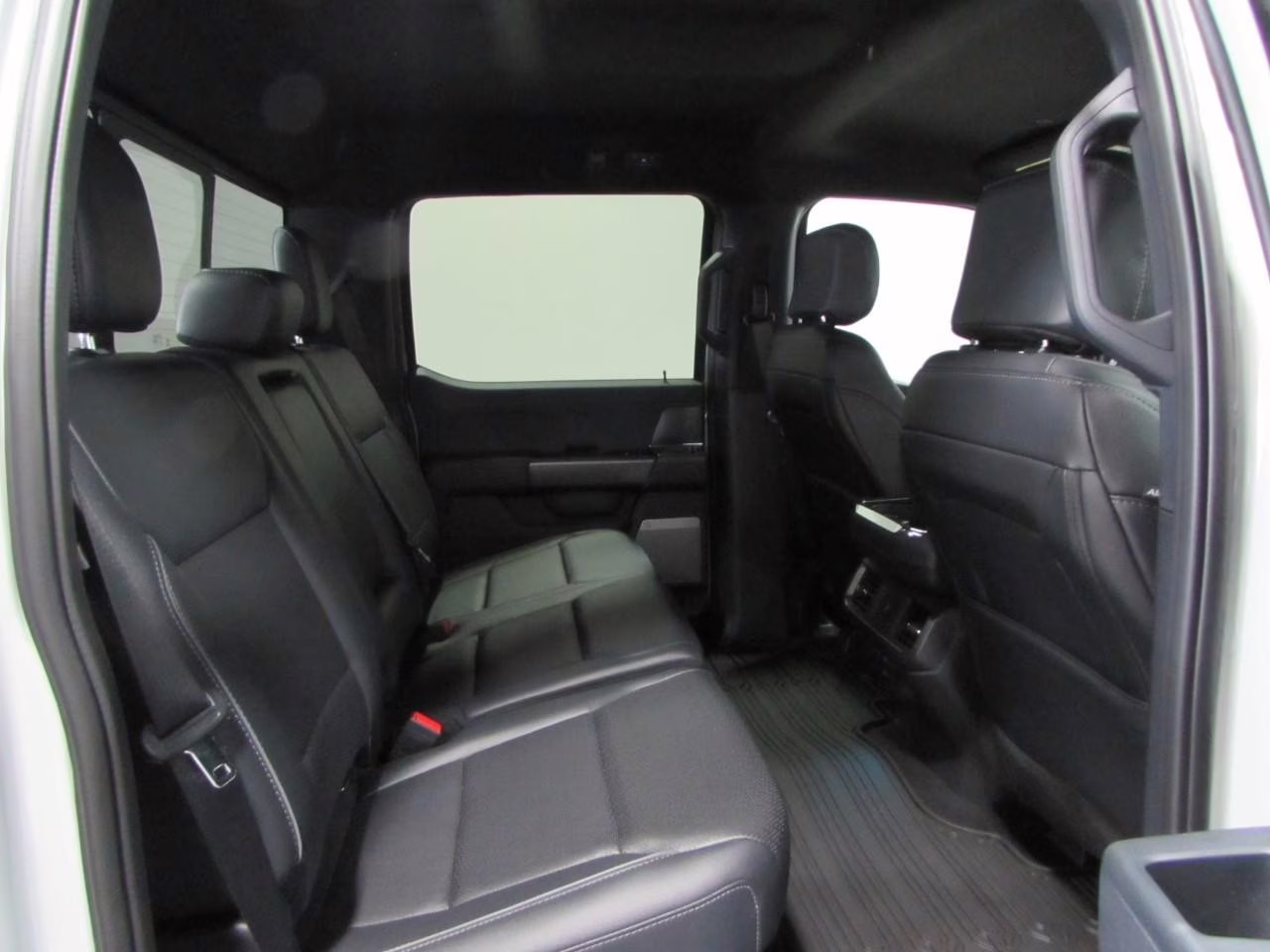 2026 Avalanche Ford F-150 Lariat 4X4 Truck