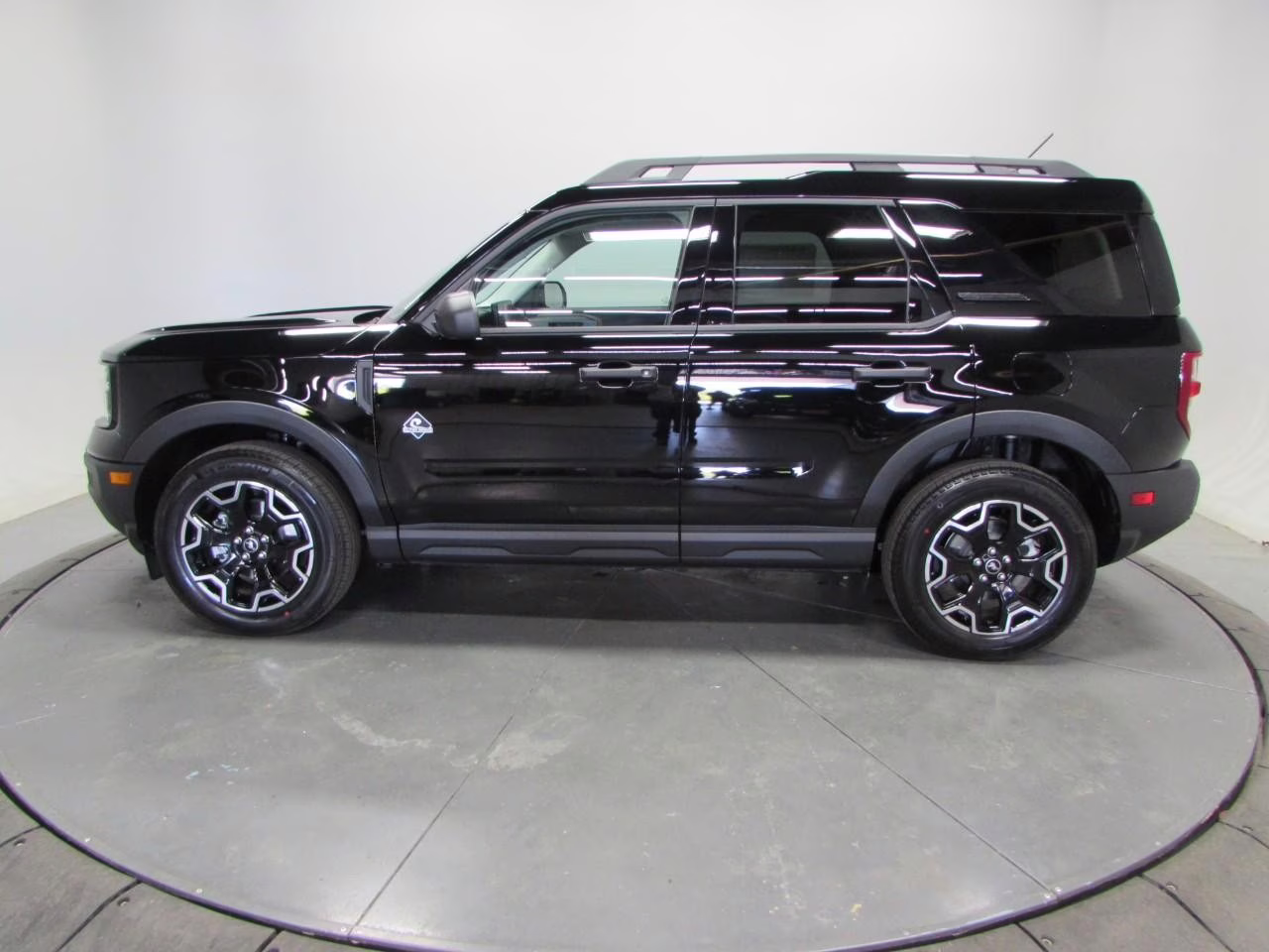 2026 Shadow Black Ford Bronco Sport Outer Banks 4X4 SUV