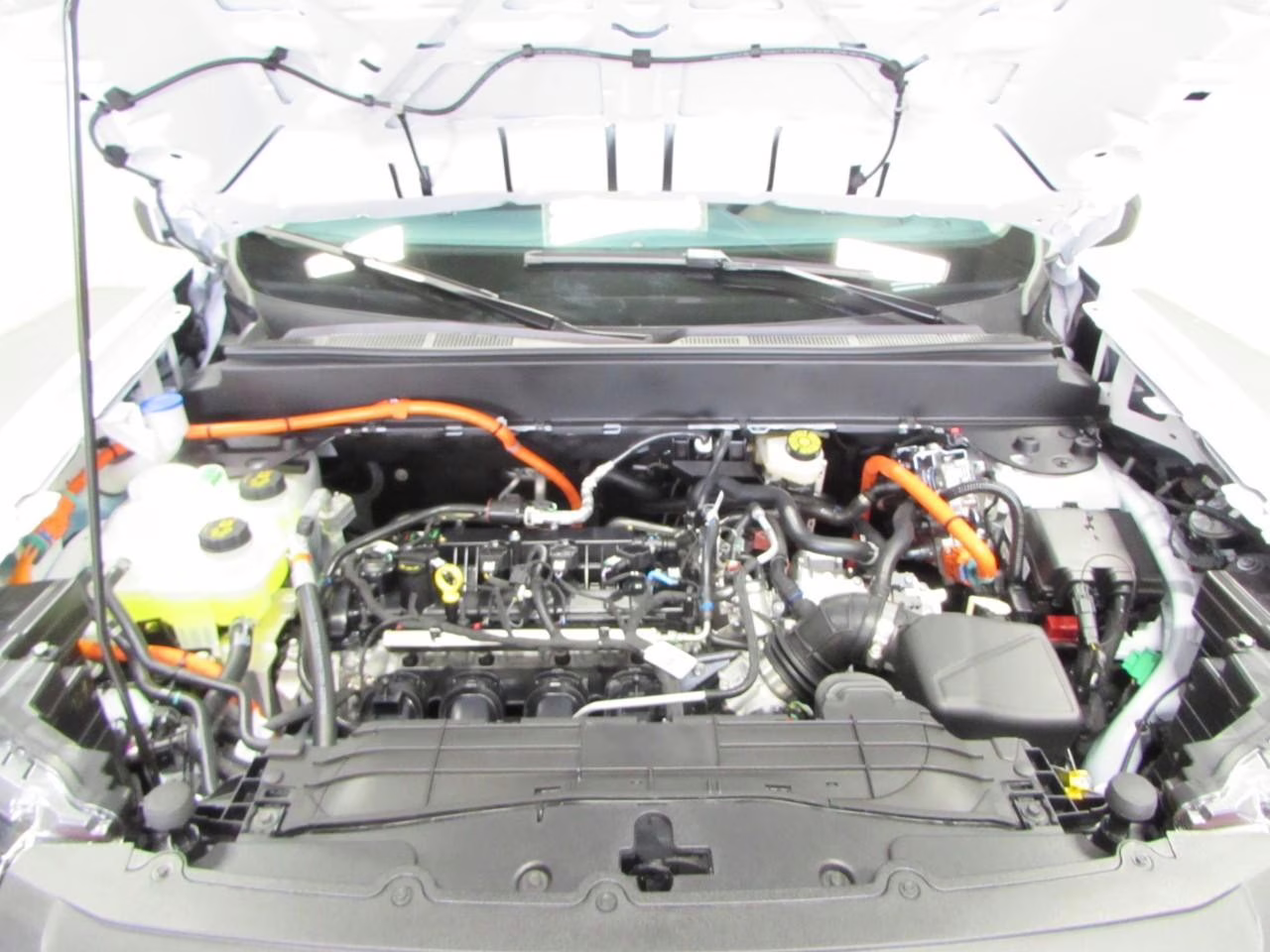2026 Oxford White Ford Maverick XLT FWD Truck