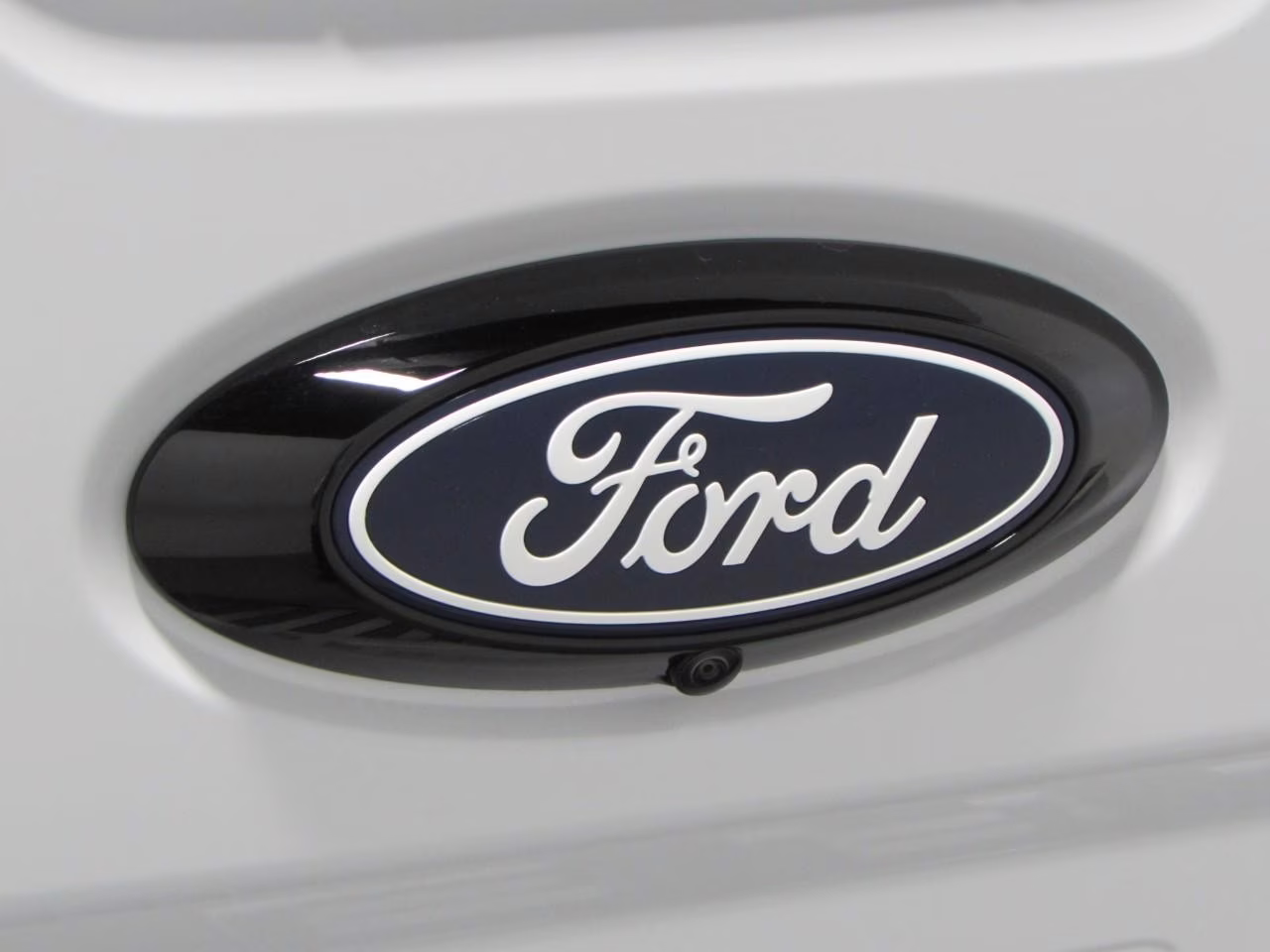 2026 Oxford White Ford Maverick XLT FWD Truck