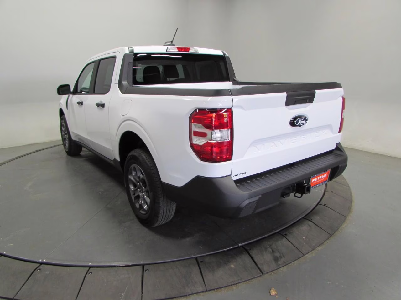 2026 Oxford White Ford Maverick XLT FWD Truck
