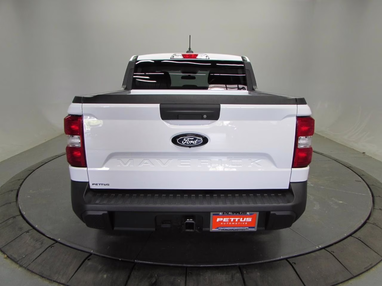 2026 Oxford White Ford Maverick XLT FWD Truck