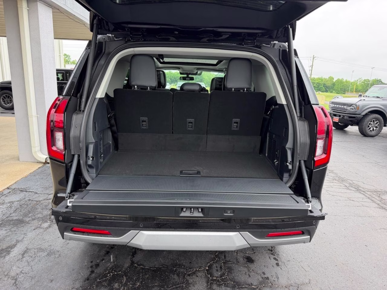 2026 Agate Black Metallic Ford Expedition Platinum 4X4 SUV