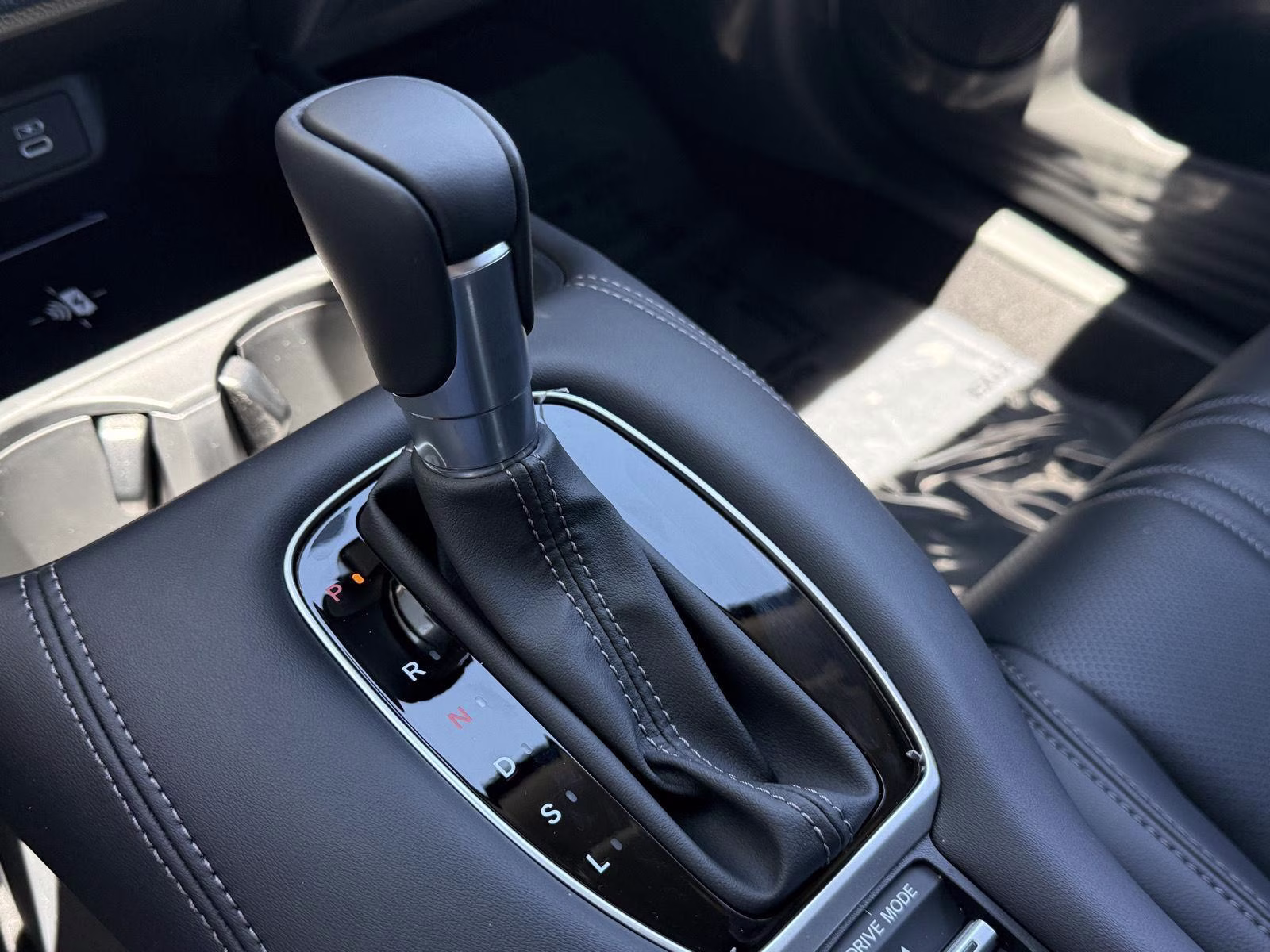 2027 Modern Steel Metallic Honda HR-V EX-L AWD SUV