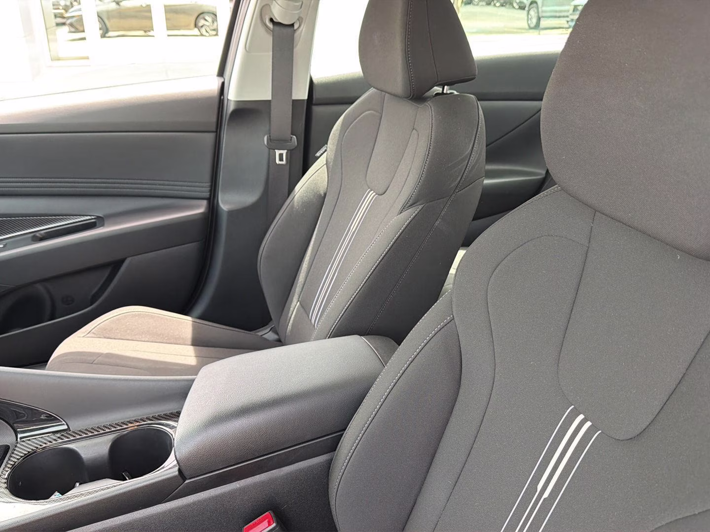 2025 Amazon Gray Hyundai Elantra SEL Convenience FWD Sedan