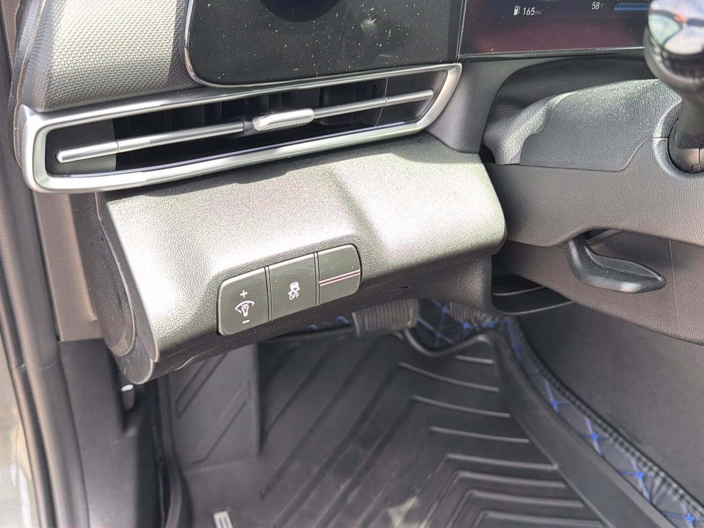 2025 Amazon Gray Hyundai Elantra SEL Convenience FWD Sedan