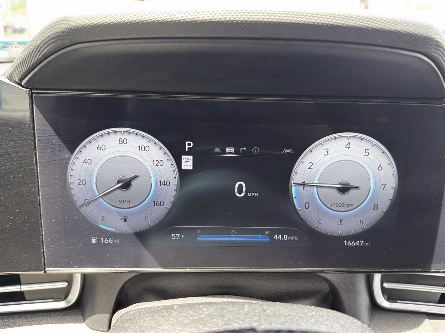 2025 Amazon Gray Hyundai Elantra SEL Convenience FWD Sedan