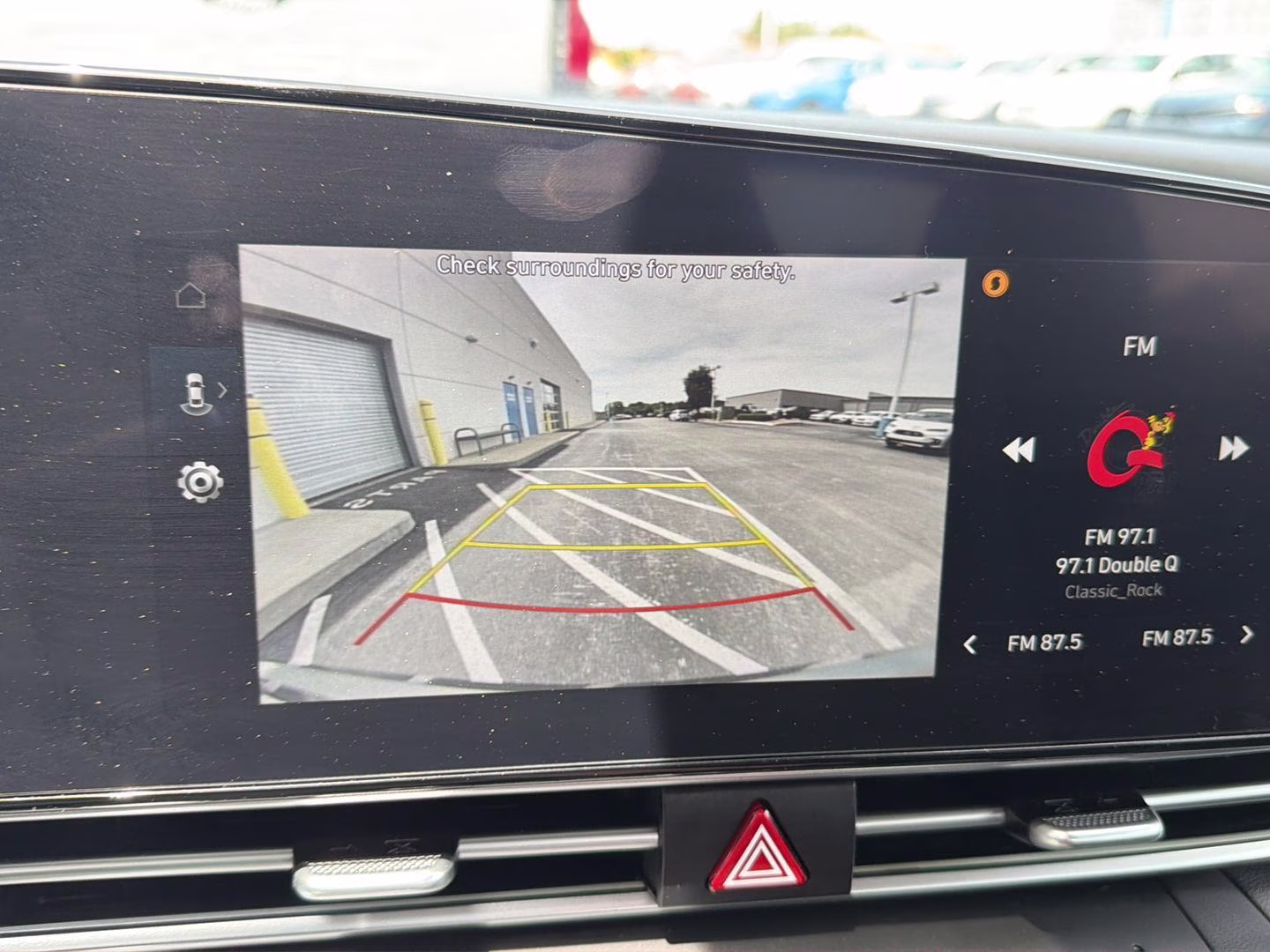 2025 Amazon Gray Hyundai Elantra SEL Convenience FWD Sedan