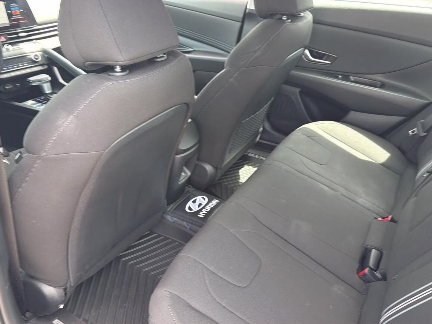 2025 Amazon Gray Hyundai Elantra SEL Convenience FWD Sedan