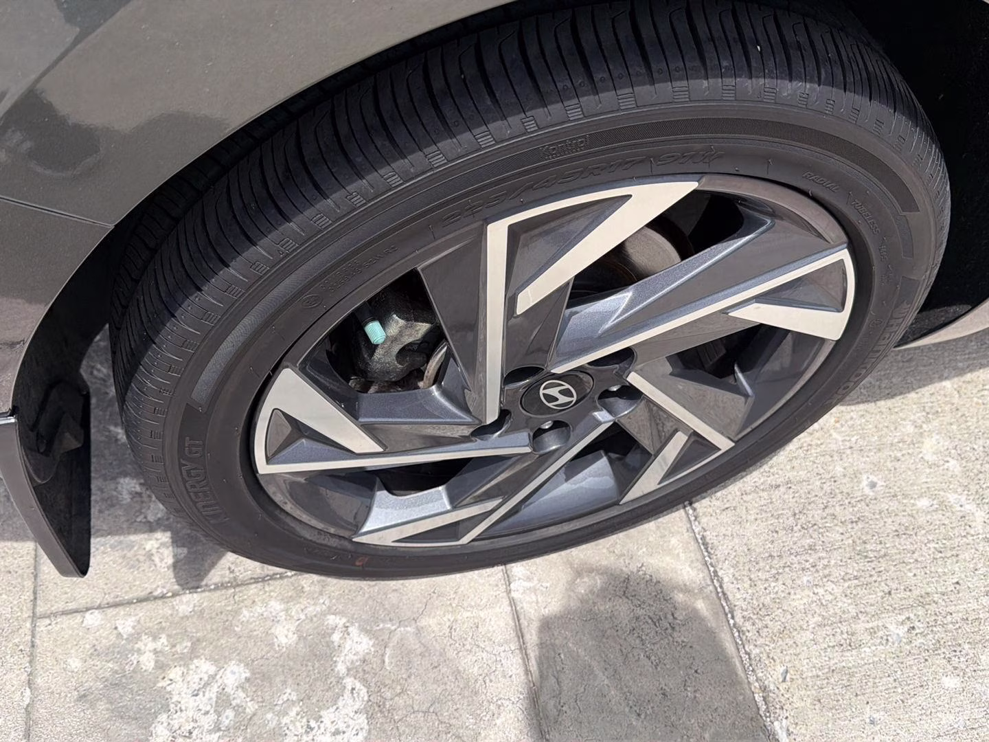 2025 Amazon Gray Hyundai Elantra SEL Convenience FWD Sedan