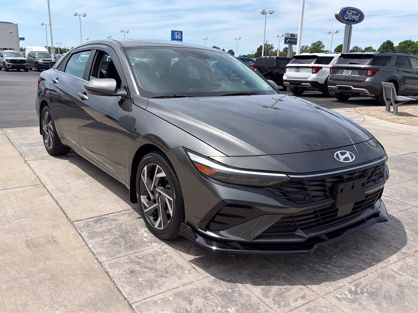 2025 Amazon Gray Hyundai Elantra SEL Convenience FWD Sedan