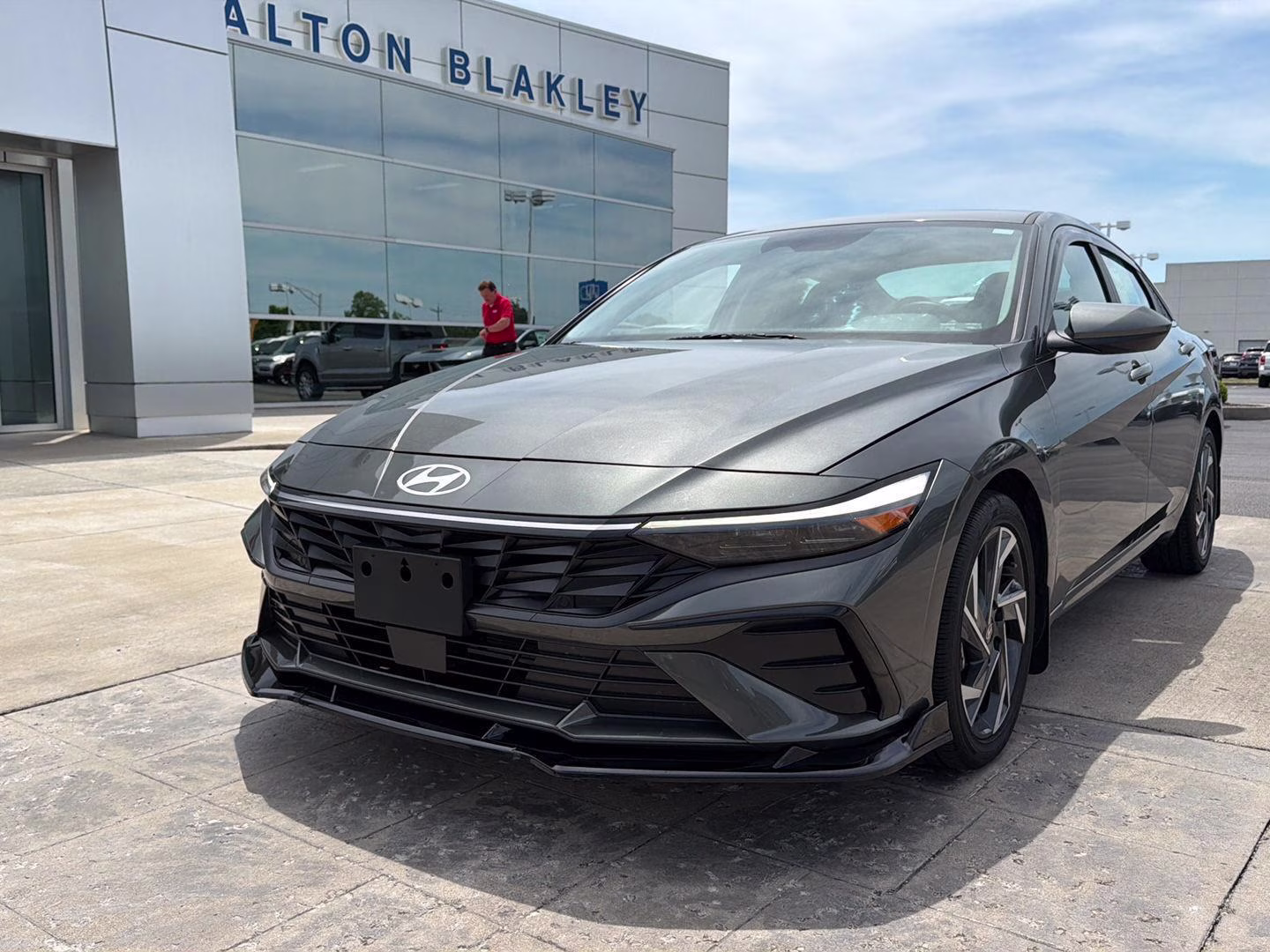 2025 Amazon Gray Hyundai Elantra SEL Convenience FWD Sedan