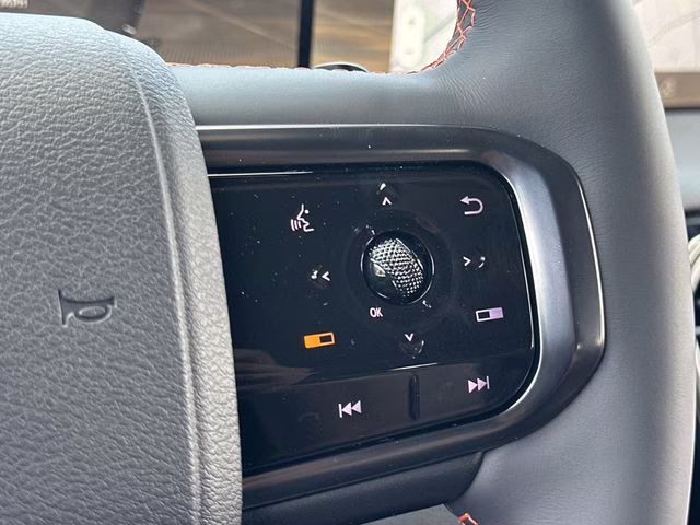 2025 Aspen White Tricoat/Super Black Nissan Armada PRO-4X 4X4 SUV