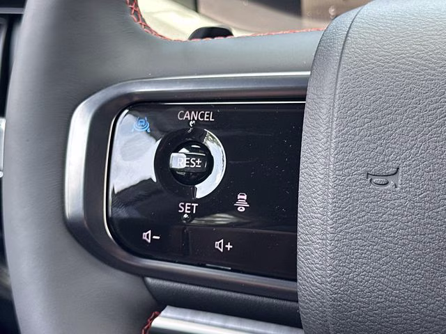 2025 Aspen White Tricoat/Super Black Nissan Armada PRO-4X 4X4 SUV