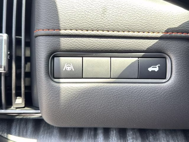 2025 Aspen White Tricoat/Super Black Nissan Armada PRO-4X 4X4 SUV