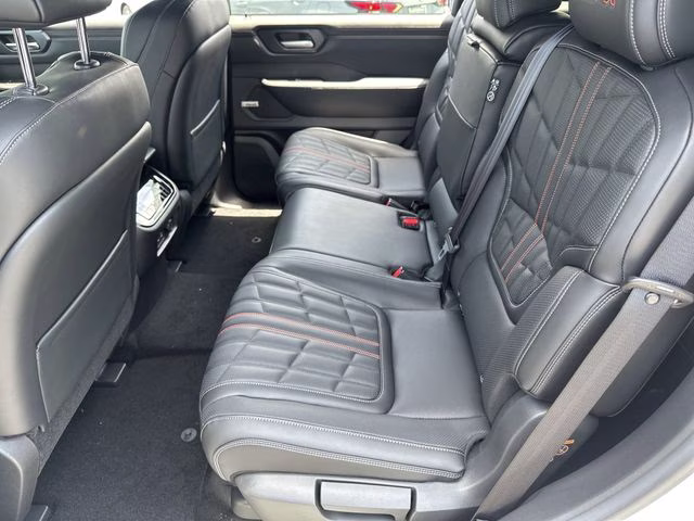 2025 Aspen White Tricoat/Super Black Nissan Armada PRO-4X 4X4 SUV