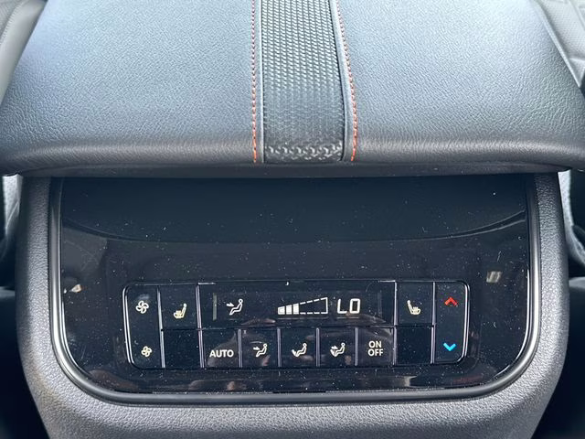 2025 Aspen White Tricoat/Super Black Nissan Armada PRO-4X 4X4 SUV