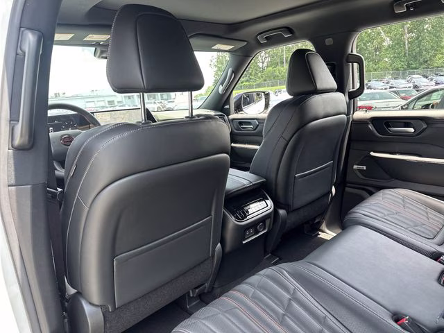 2025 Aspen White Tricoat/Super Black Nissan Armada PRO-4X 4X4 SUV