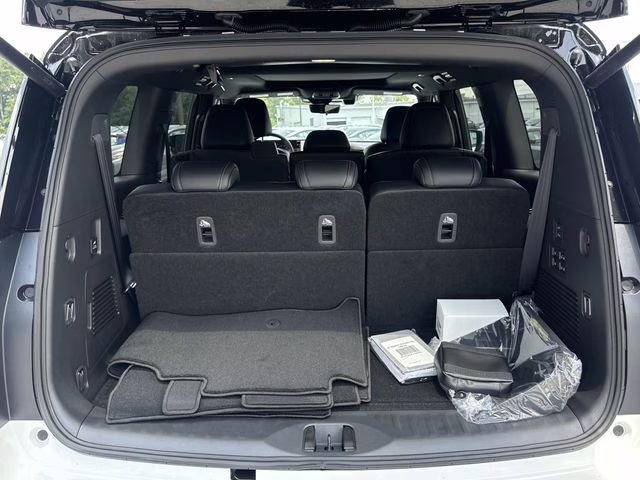 2025 Aspen White Tricoat/Super Black Nissan Armada PRO-4X 4X4 SUV