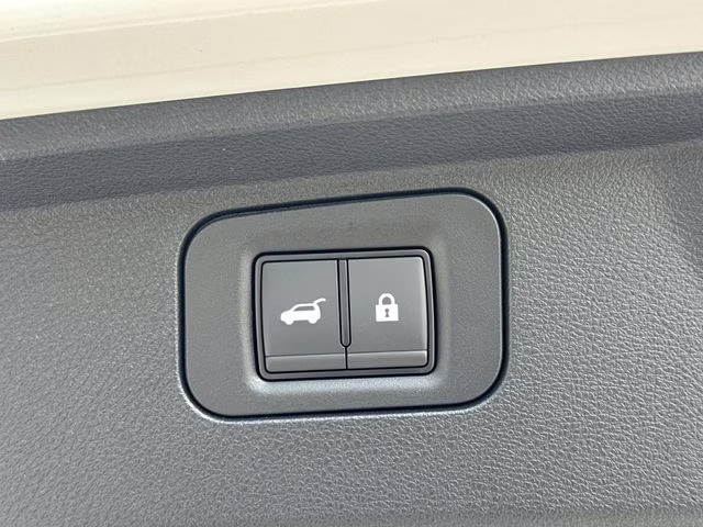 2025 Aspen White Tricoat/Super Black Nissan Armada PRO-4X 4X4 SUV