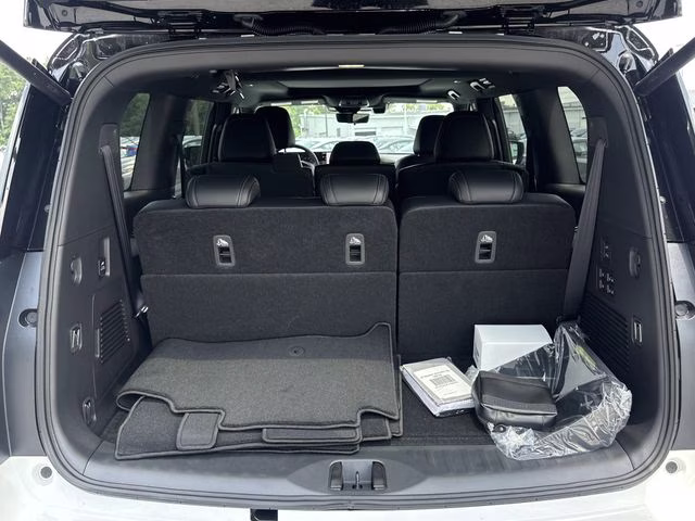 2025 Aspen White Tricoat/Super Black Nissan Armada PRO-4X 4X4 SUV