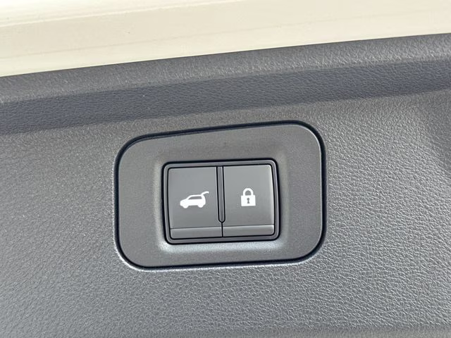 2025 Aspen White Tricoat/Super Black Nissan Armada PRO-4X 4X4 SUV