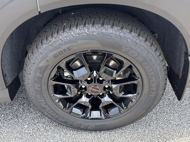 2025 Aspen White Tricoat/Super Black Nissan Armada PRO-4X 4X4 SUV