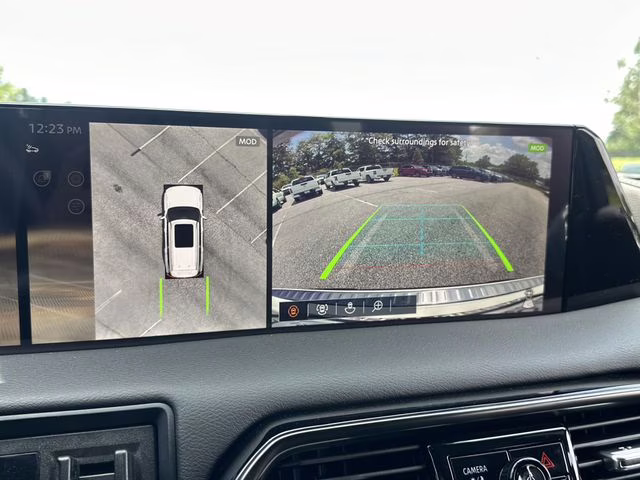 2025 Aspen White Tricoat/Super Black Nissan Armada PRO-4X 4X4 SUV